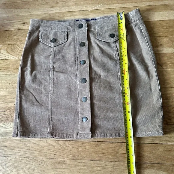 ✨ Blue Spice Taupe Corduroy‎ Mini Skirt Snap Front High Waist Size 9 ✨ - Picture 10 of 10